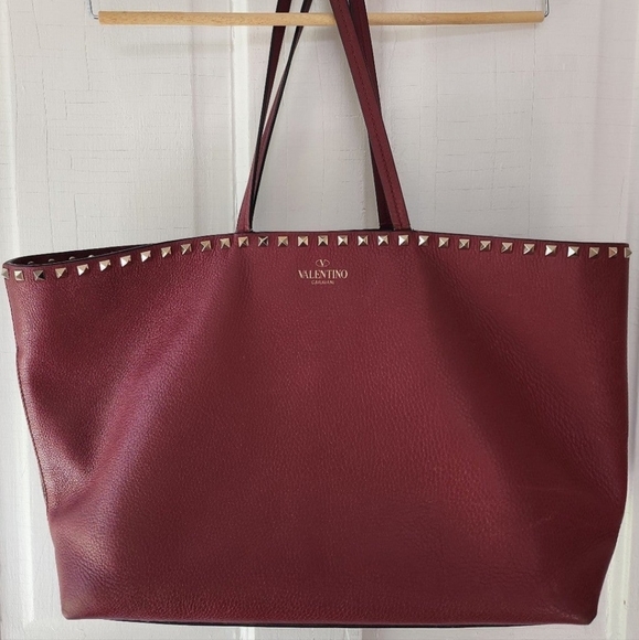 Valentino Garavani Handbags - VALENTINO GARAVANI ROCKSTUD GRAINT RED TOTE